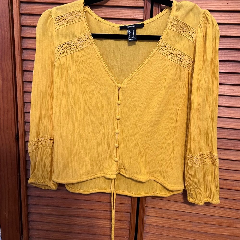 MUST GO BY 8/11: Yellow 3/4 length blouse